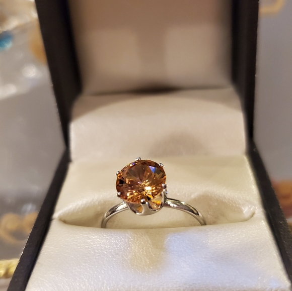 Jewelry - 1.2 Carat AAA zirconia topaz birthstone ring